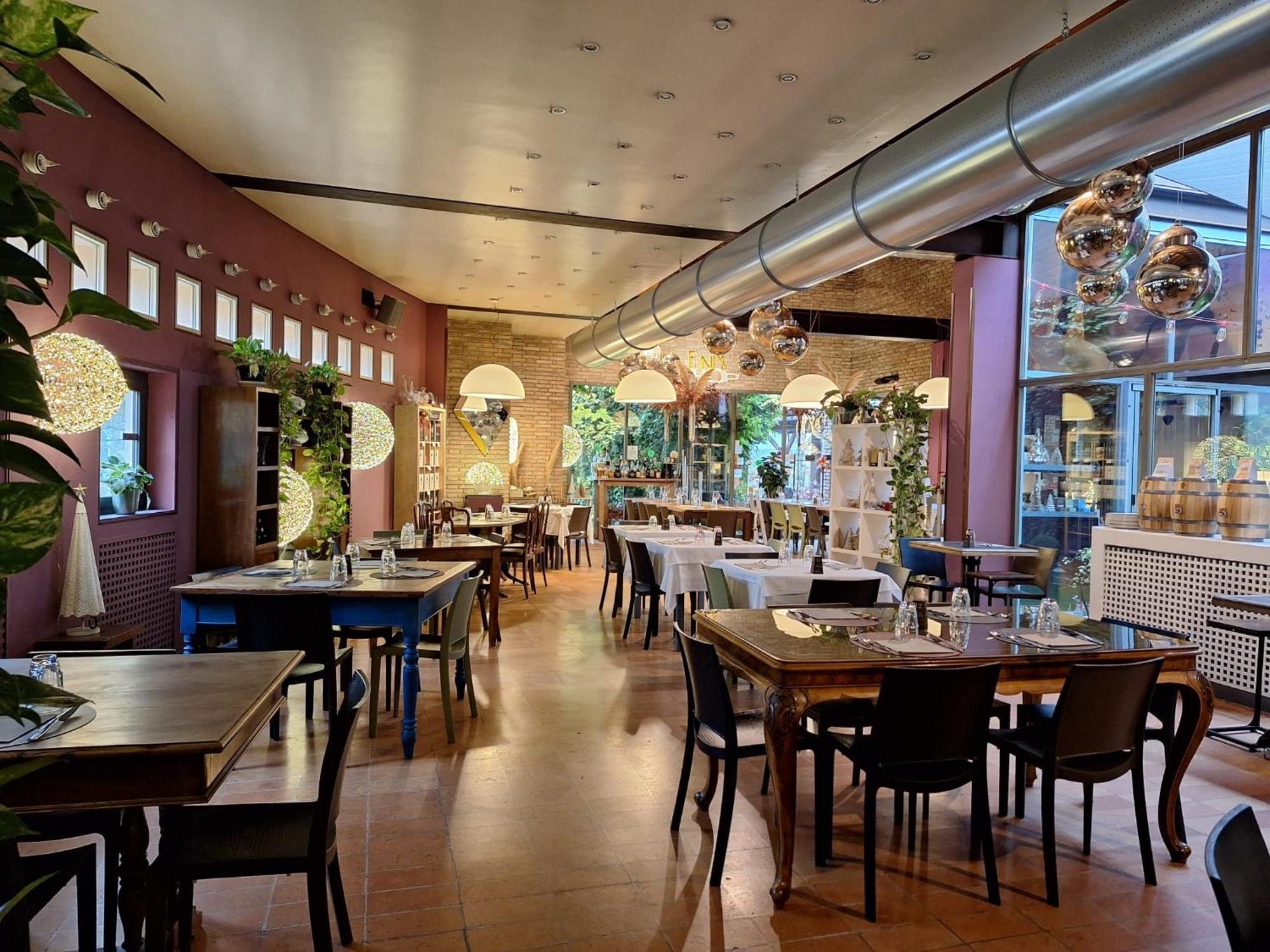Hotel Tre Ville Parma Exteriör bild